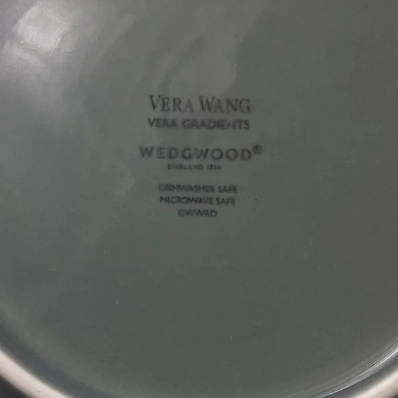 Vera Wang Vera Gradients Wedgewood England 1759 Green 4 Plates Salad/Dessert - Picture 12 of 13